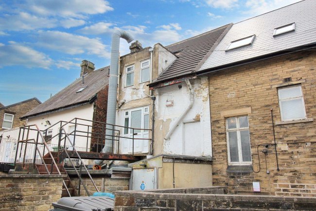 19A Chapeltown Pudsey, LS28 7RZ 8