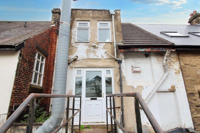 19A Chapeltown Pudsey, LS28 7RZ 8