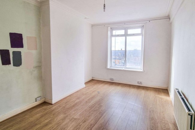 19A Chapeltown Pudsey, LS28 7RZ 8