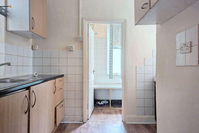 Flat 9, Chandos Mansions, Albert Road, Norwood, London SE25 4JF 1