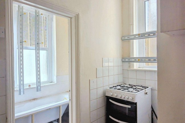 Flat 9, Chandos Mansions, Albert Road, Norwood, London SE25 4JF 1