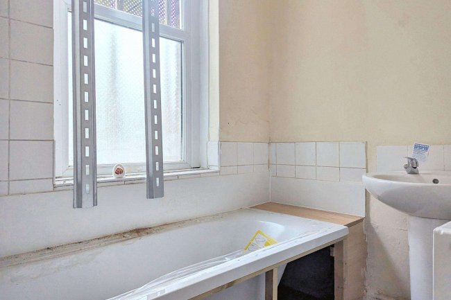 Flat 9, Chandos Mansions, Albert Road, Norwood, London SE25 4JF 1