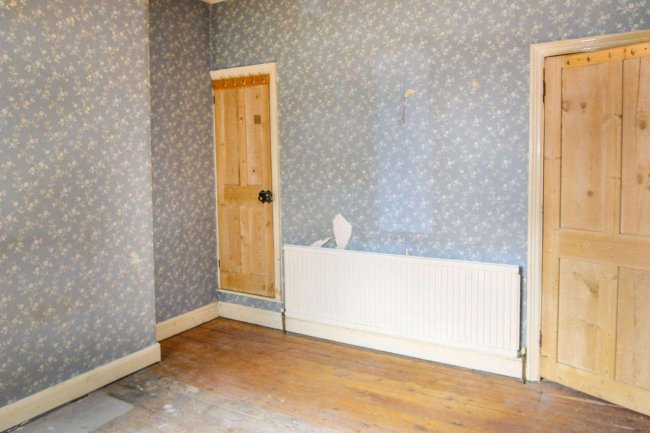 82 Norman Street, Leicester LE3 0BB 4