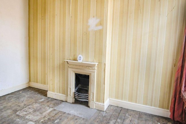 82 Norman Street, Leicester LE3 0BB 4