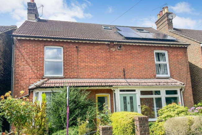 14 Burford Road, Horsham, Sussex, RH13 5SP 2