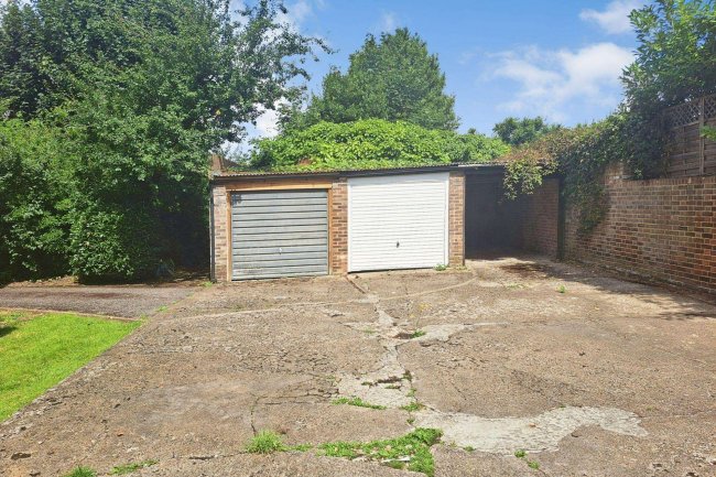2 Walton Court & Garage, Sheen Park, Richmond, TW9 1UL 2