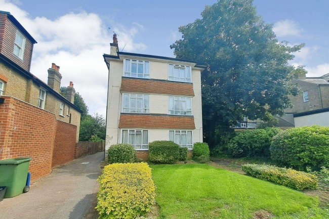 2 Walton Court & Garage, Sheen Park, Richmond, TW9 1UL 2