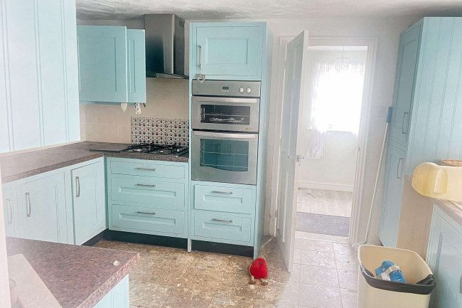 113 Rosslyn Crescent, Harrow, HA1 2RY 3