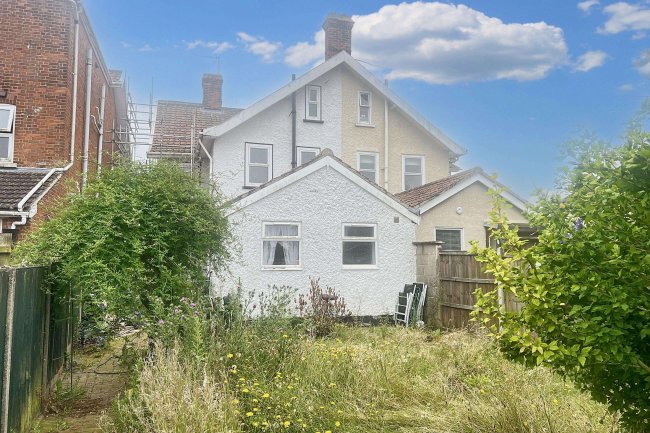 113 Rosslyn Crescent, Harrow, HA1 2RY 3