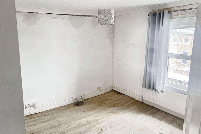 113 Rosslyn Crescent, Harrow, HA1 2RY 3