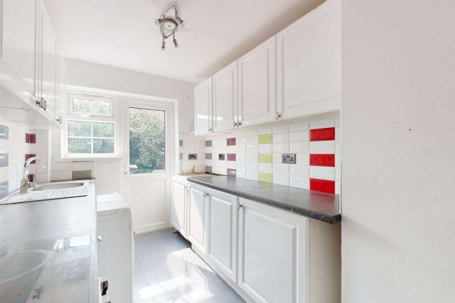 59 Copthorne Avenue, Illford, Essex IG6 2SG 4