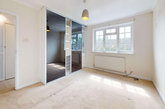 59 Copthorne Avenue, Illford, Essex IG6 2SG 4