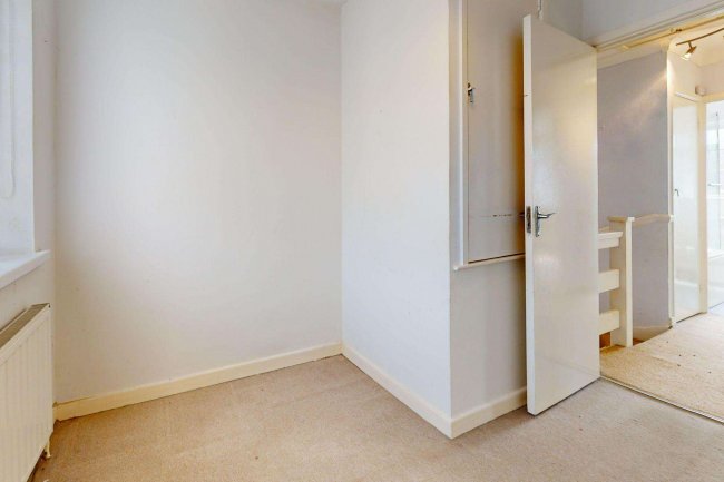 59 Copthorne Avenue, Illford, Essex IG6 2SG 4