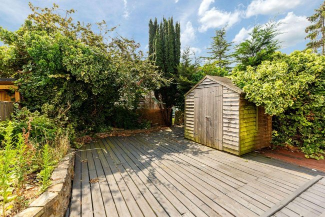 59 Copthorne Avenue, Illford, Essex IG6 2SG 4