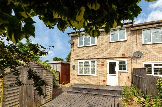 59 Copthorne Avenue, Illford, Essex IG6 2SG 4