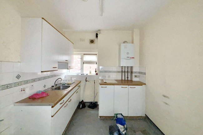 Flat B, 35 Harlesden Gardens, London, NW10 4EY 3