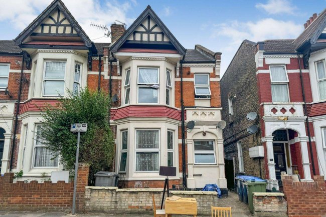 Flat C, 27 Sellons Avenue, London, NW10 4HJ 1