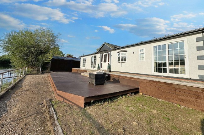 17 Trentside, Fox Covert Lane, Clifton, Nottingham, NG11 8NQ 1