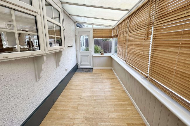 17 Trentside, Fox Covert Lane, Clifton, Nottingham, NG11 8NQ 1