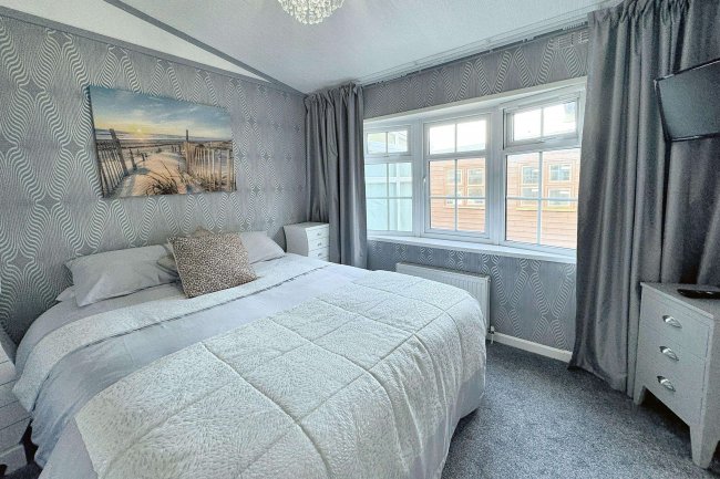 17 Trentside, Fox Covert Lane, Clifton, Nottingham, NG11 8NQ 1