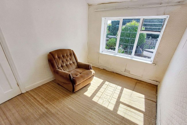 19 Beech Avenue, Droylsden, Manchester M43 6FR 5