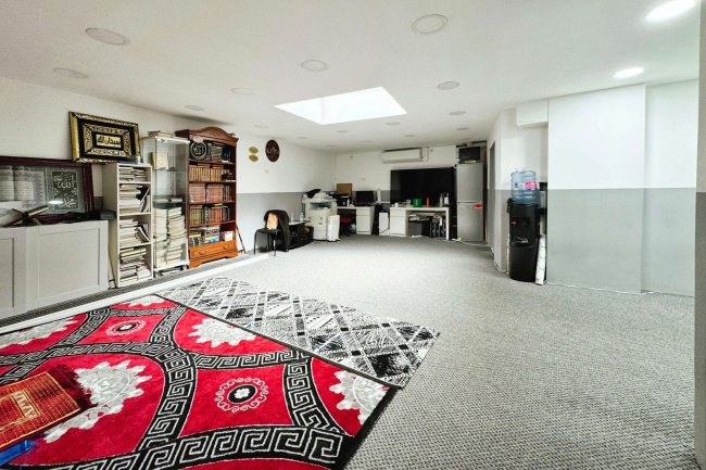 207 - 209 High Road, Willesden, London NW10 2SB 6