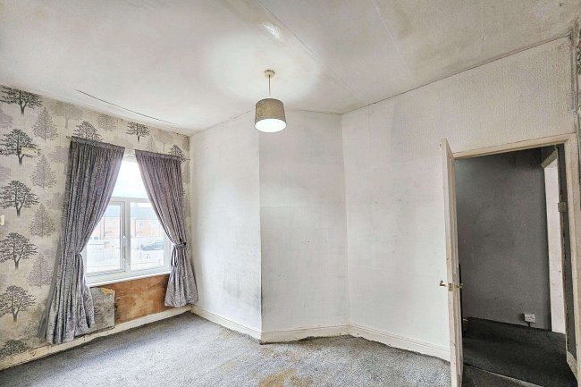 39 Albert Street, Chadderton, Oldham, OL9 7HB 10