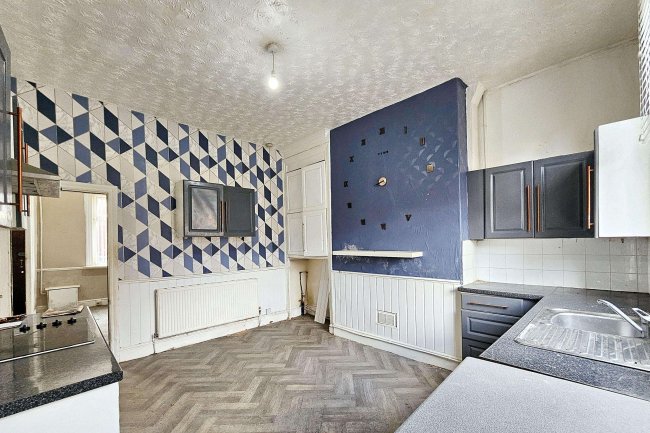 39 Albert Street, Chadderton, Oldham, OL9 7HB 10