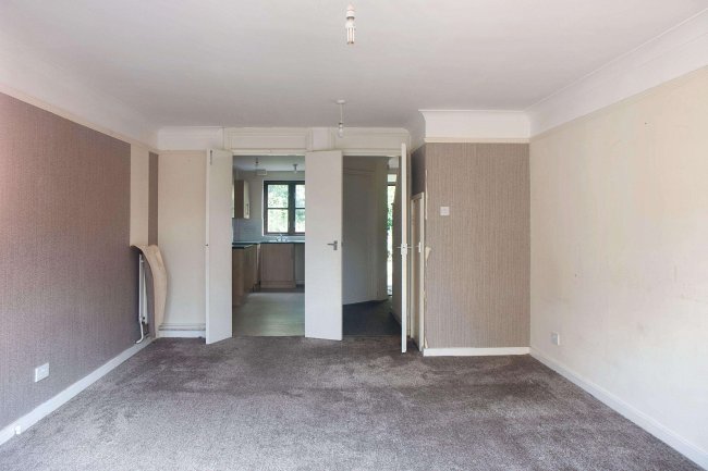 23 Pownsett Terrace, Alder Walk, Ilford IG1 2SW 7