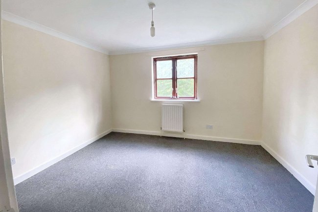 23 Pownsett Terrace, Alder Walk, Ilford IG1 2SW 7