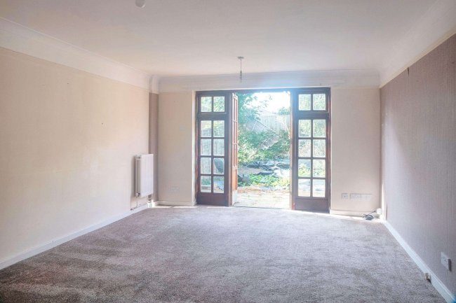 23 Pownsett Terrace, Alder Walk, Ilford IG1 2SW 7