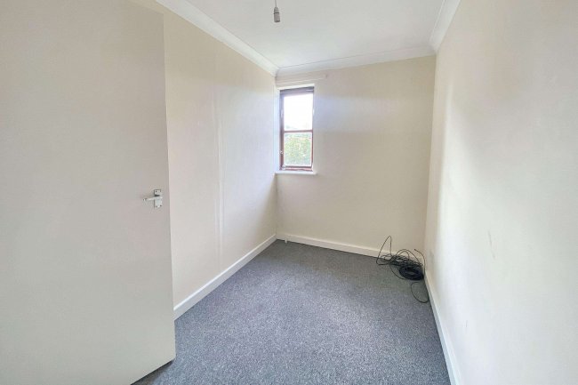 23 Pownsett Terrace, Alder Walk, Ilford IG1 2SW 7