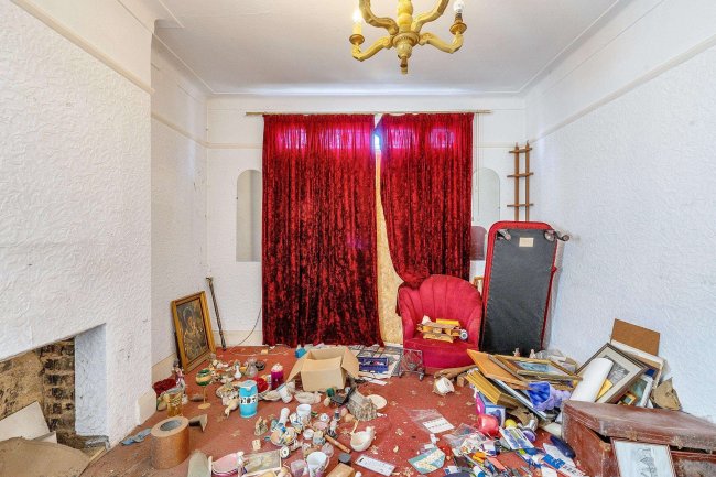 105 Barley Lane, Ilford, IG3 8XQ 3