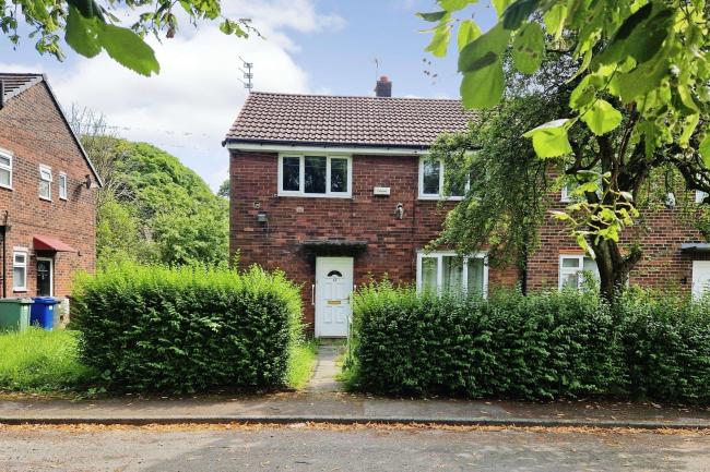 13 Hewart Drive, Fairfield, Bury, Greater Manchester, BL9 7NF 6