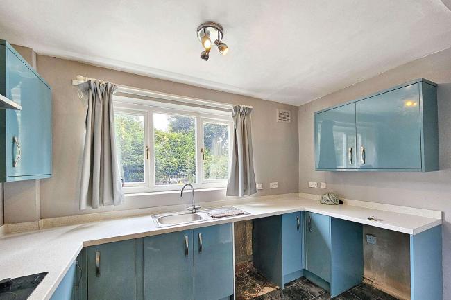 13 Hewart Drive, Fairfield, Bury, Greater Manchester, BL9 7NF 6