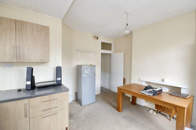 20 Doverfield Road, Brixton Hill, London SW2 5NB 10