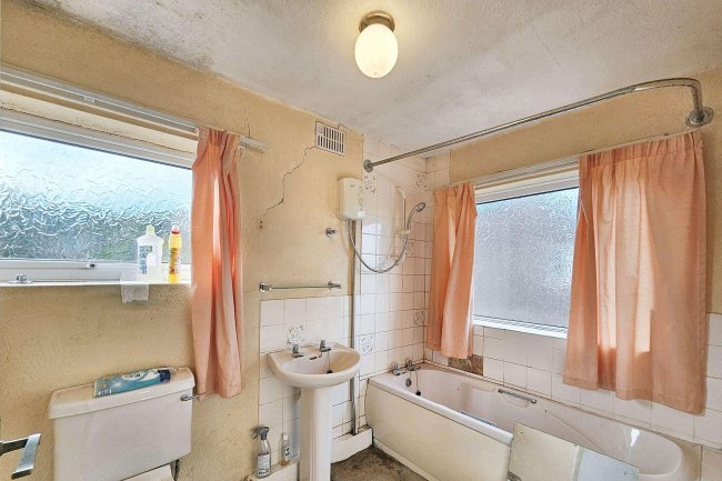 15 Nightingale Road, Blackrod, Bolton, BL6 5DX 4