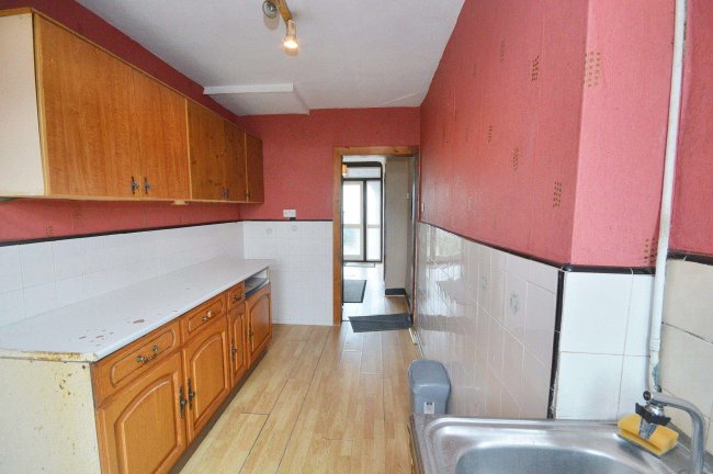 9 Park Gardens, London, NW9 0EN 2