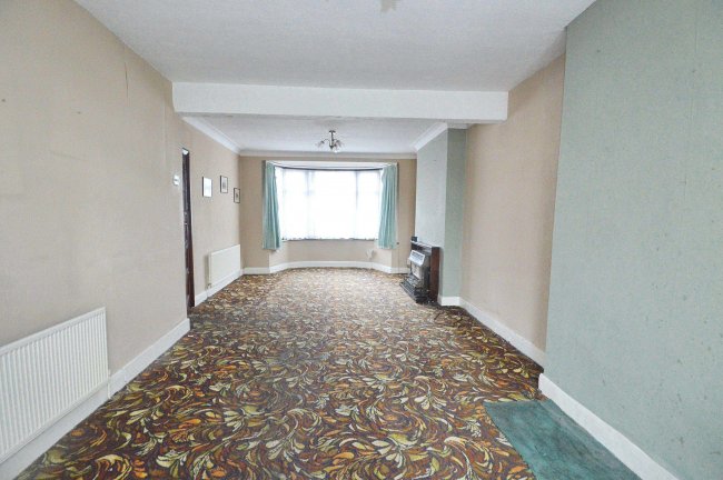 9 Park Gardens, London, NW9 0EN 2