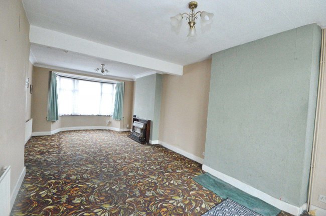 9 Park Gardens, London, NW9 0EN 2