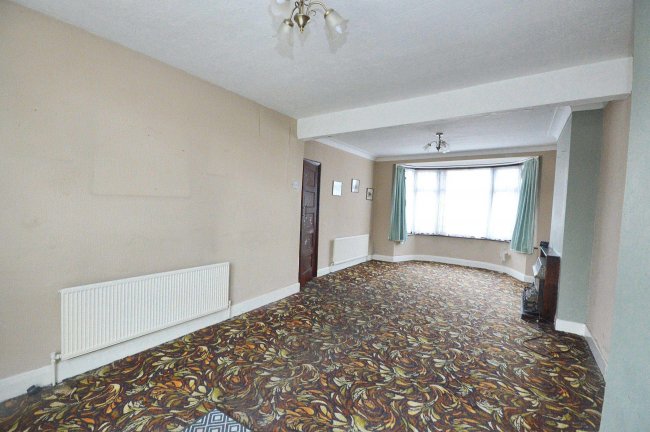 9 Park Gardens, London, NW9 0EN 2