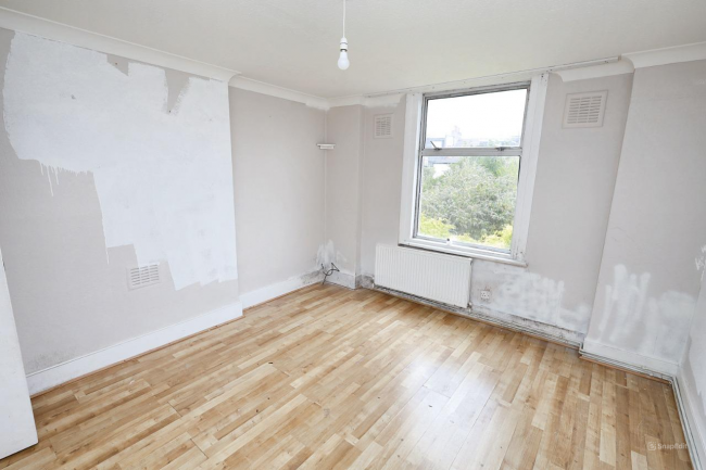 Flat B, 71 Greyhound Lane, London SW16 5NW 5