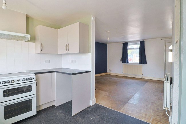 1A Windsor Close, Bovington, Wareham, Dorset BH20 6HZ 8