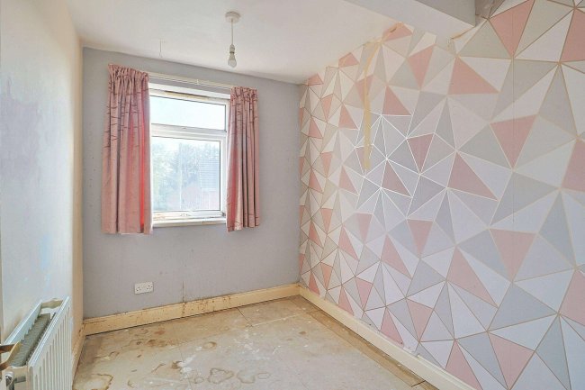 1A Windsor Close, Bovington, Wareham, Dorset BH20 6HZ 8