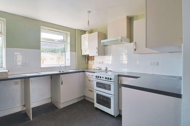 1A Windsor Close, Bovington, Wareham, Dorset BH20 6HZ 8