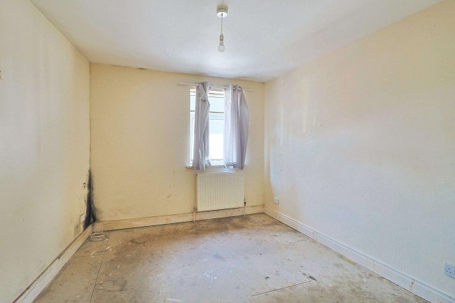 1A Windsor Close, Bovington, Wareham, Dorset BH20 6HZ 8