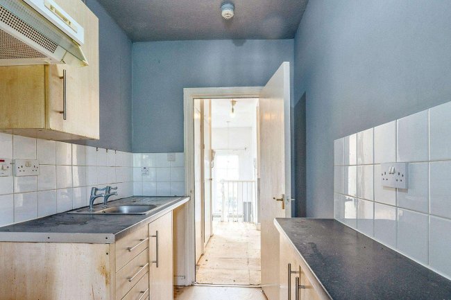 5D Brondesbury Villas, London NW6 6AH 5