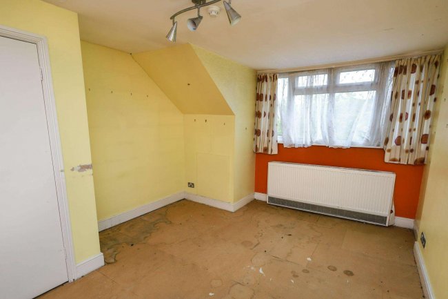 62 Roxborough Park, Harrow, Middlesex, HA1 3AY 9