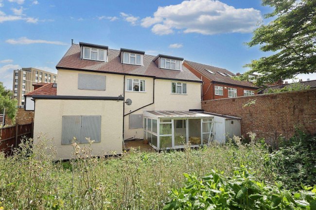 62 Roxborough Park, Harrow, Middlesex, HA1 3AY 9