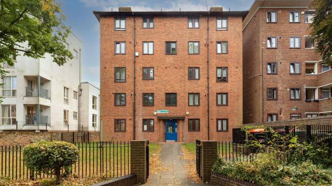 Flat 288 Wrens Park House, Warwick Grove, Clapton, London E5 9LT 2